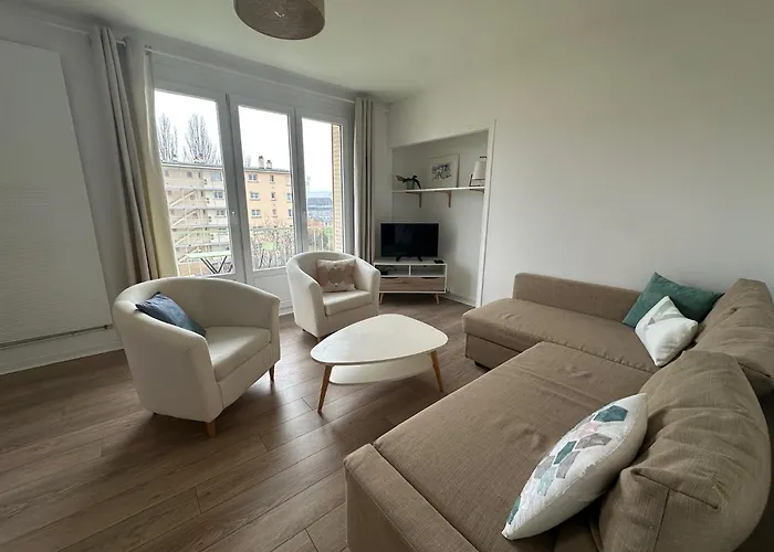 Le Saurupt Avec Parking Apartament